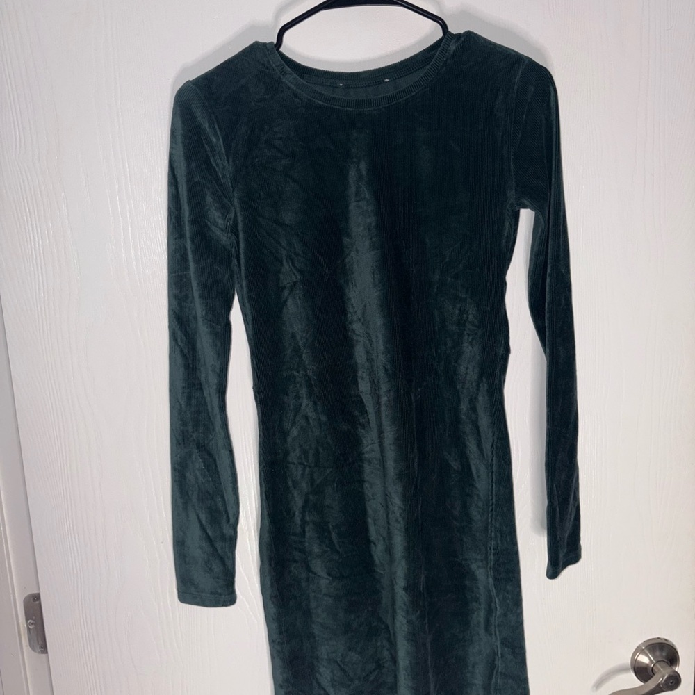 Elegant Green Velvet Dress